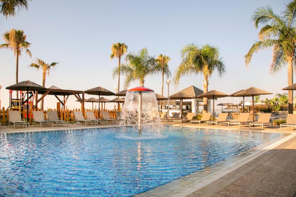 Bazén v ubytování Atlantica Miramare Beach nebo v jeho okolí