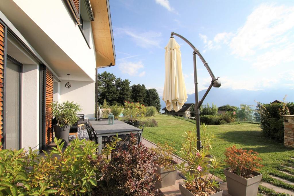 Zahrada ubytování Montreux Holiday Home