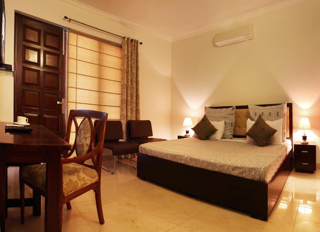 Perch Arbor Suites - Classic Double Room