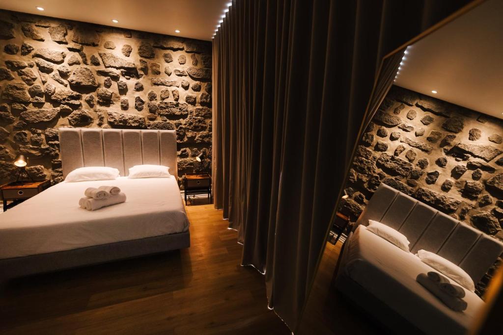 CITY STONE HOUSE - 14