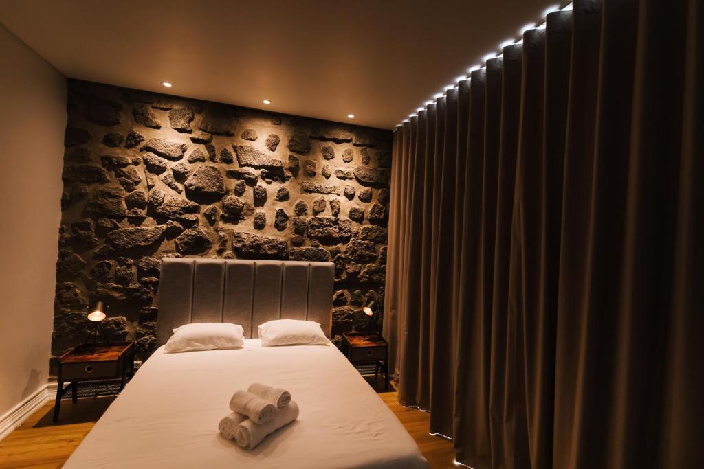 CITY STONE HOUSE - 18