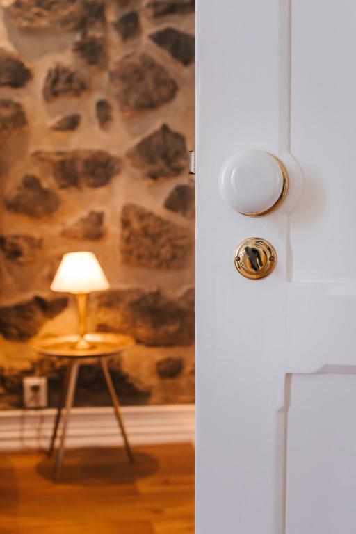 CITY STONE HOUSE - 4