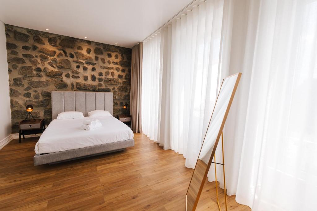 CITY STONE HOUSE - 12