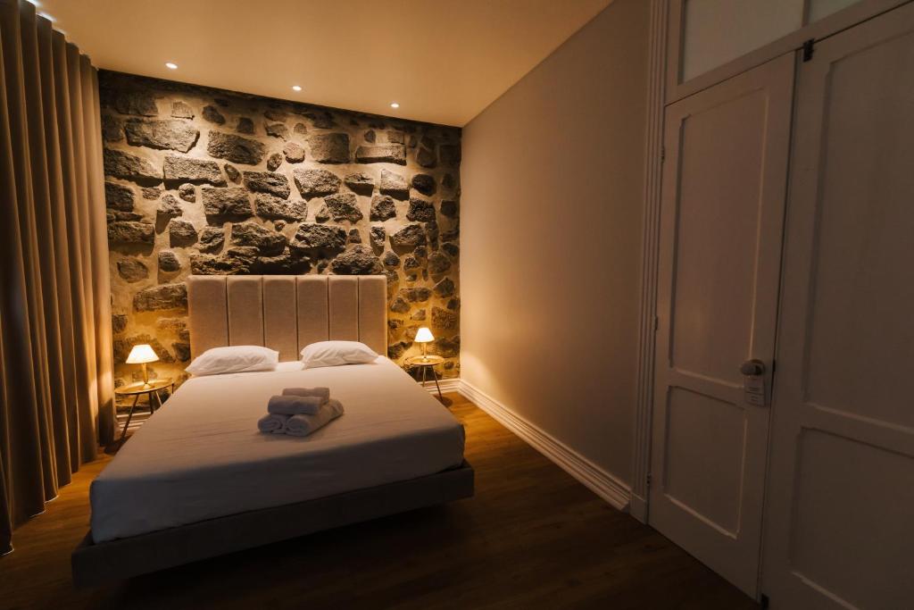 CITY STONE HOUSE - 6