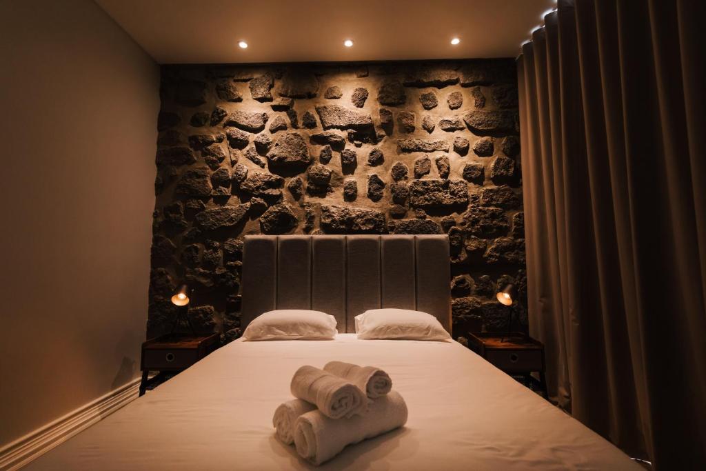 CITY STONE HOUSE - 13