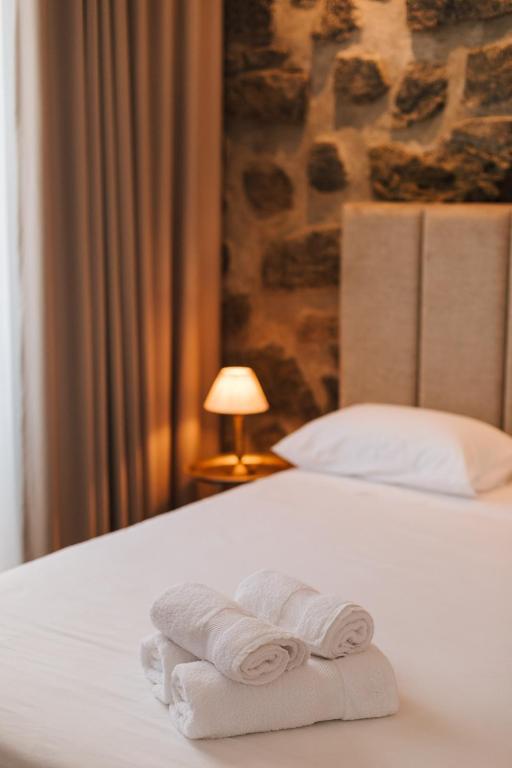 CITY STONE HOUSE - 10