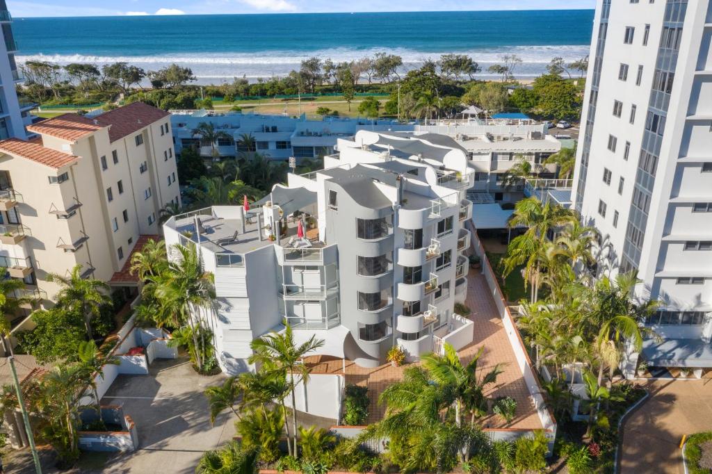 an aerial view of buildings and the beach at The Burlington Holiday Apartments in Maroochydore