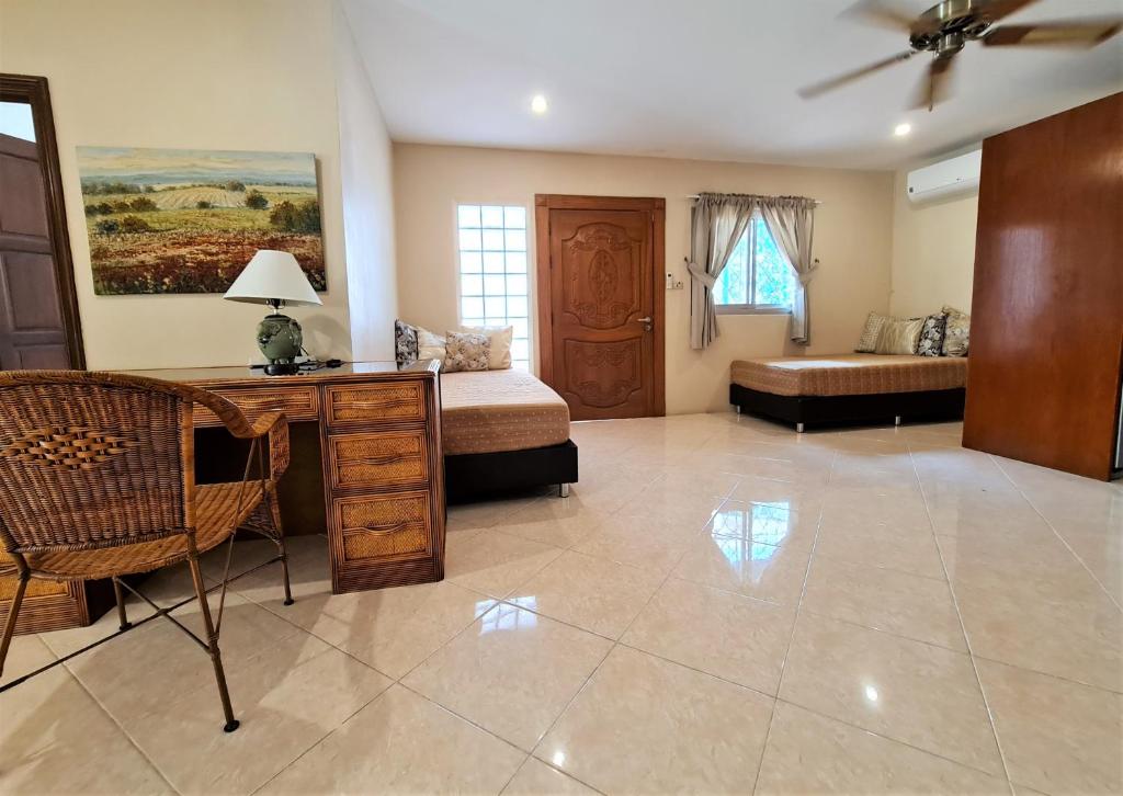 BUTTERFLY GARDEN BOUTIQUE RESIDENCE by Luxury View EX LG Apts and Villas, A Lifestyle Destination 1 to 3 bedroom units 110 to 190 sqmtr, 2 FULL Bathrooms, Rain shower, Complete kitchen, FREE Fast Fiber WIFI, 55\ - Resim 15