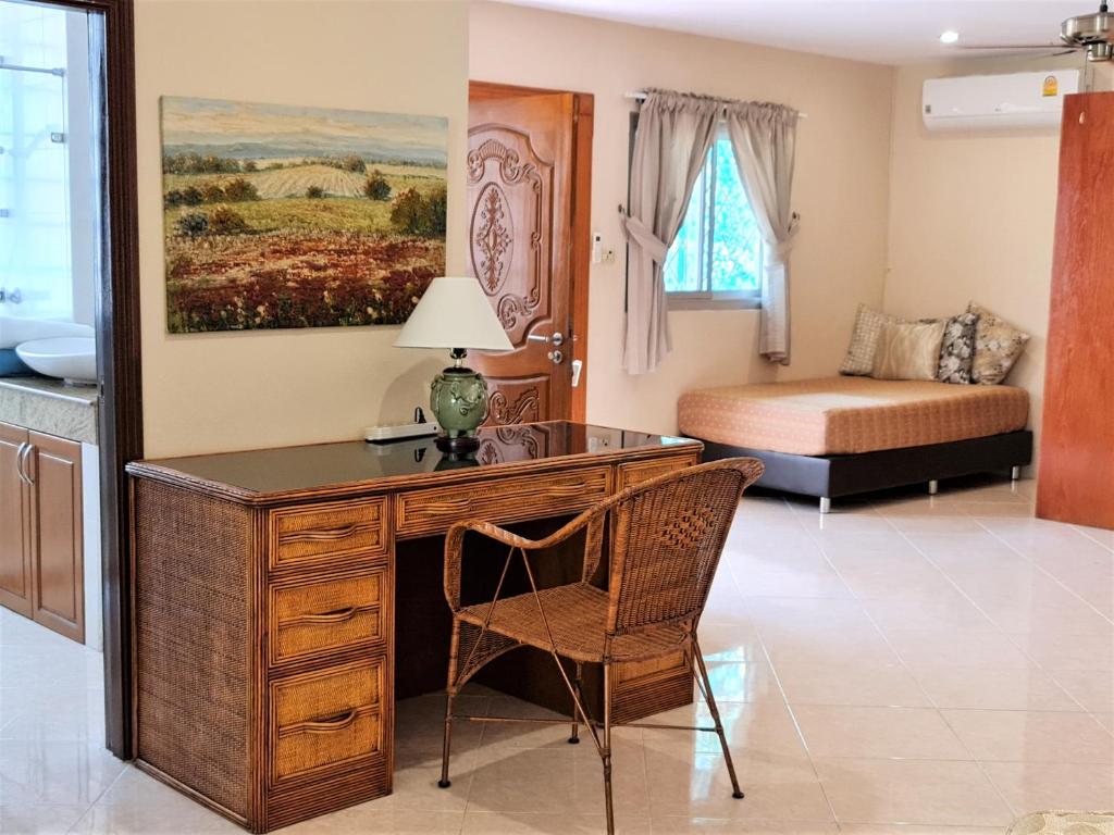 BUTTERFLY GARDEN BOUTIQUE RESIDENCE by Luxury View EX LG Apts and Villas, A Lifestyle Destination 1 to 3 bedroom units 110 to 190 sqmtr, 2 FULL Bathrooms, Rain shower, Complete kitchen, FREE Fast Fiber WIFI, 55\ - Resim 18