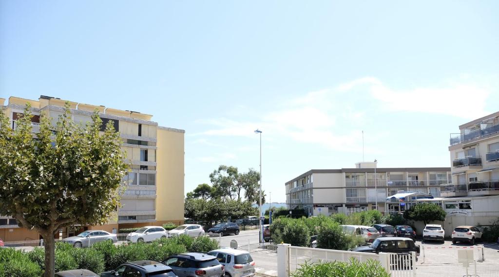 Elégant appartement moderne - Cure et vacances - Apartamento De Una Habitación