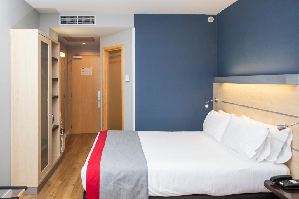 Holiday Inn Express Sant Cugat, an IHG Hotel, Sant Cugat del ...