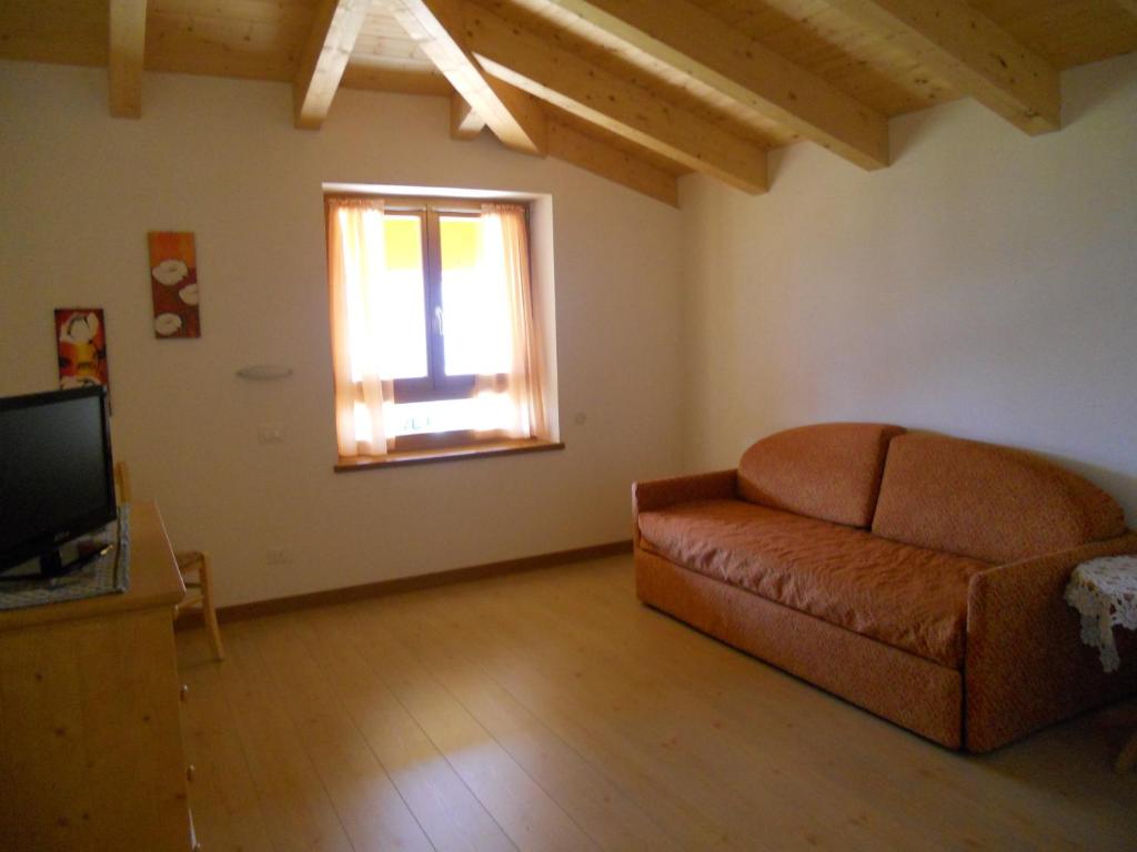 TV a/nebo společenská místnost v ubytování Agritur al Vigneto