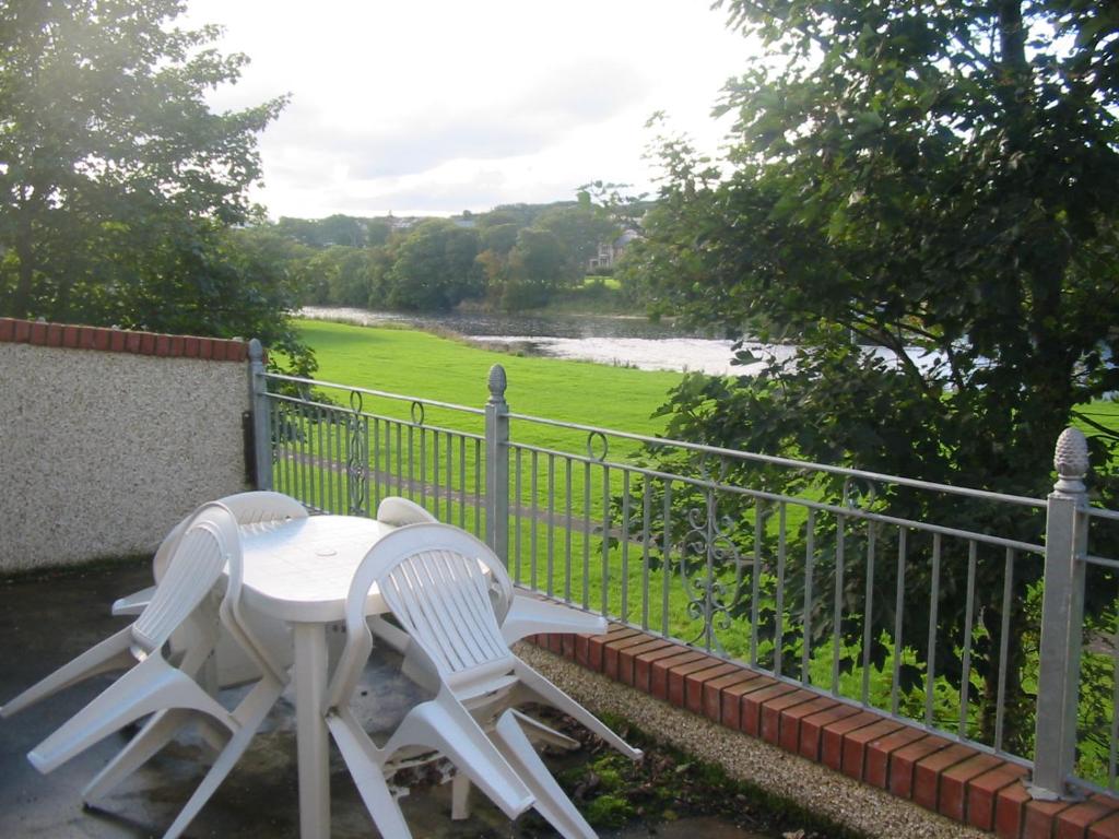 Three Bedrooms Townhouse in Central Thurso Overlooking Thurso River