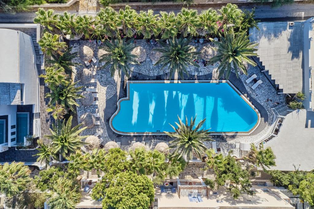 Bazén v ubytování Meltemi Village Hotel nebo v jeho okolí