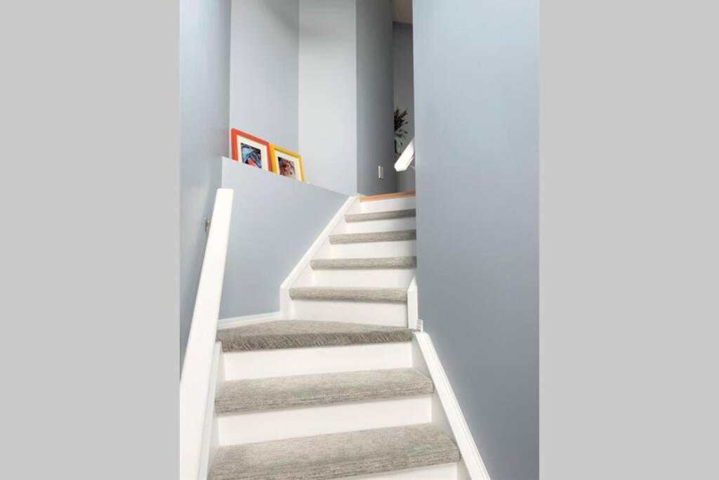 Fotografie z fotogalerie ubytování Spacious Duplex v destinaci Camrose