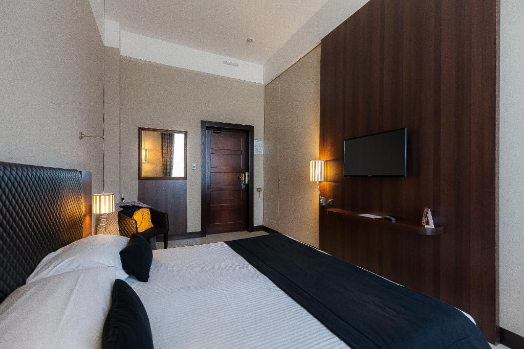 TH Roma - Carpegna Palace - Standard Double Room
