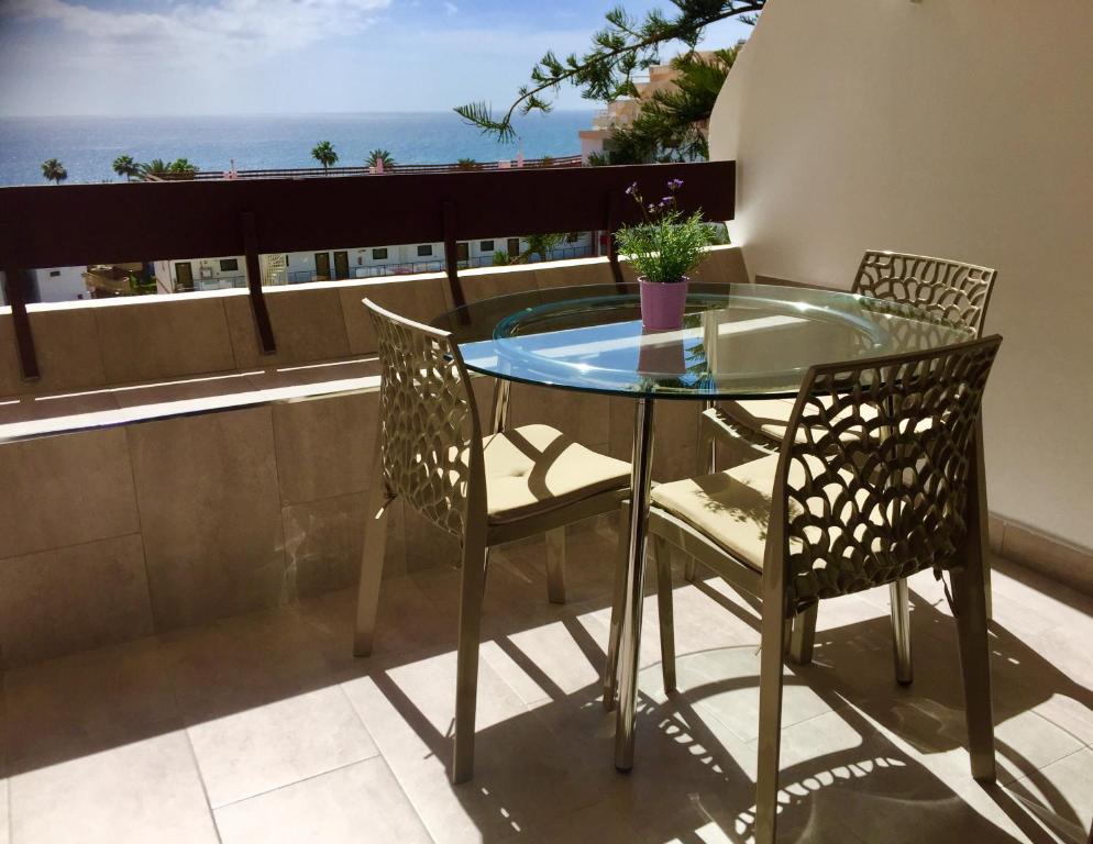 Las Arenas - apartamento moderno con vistas al mar y WiFi veloz de fibra óptica