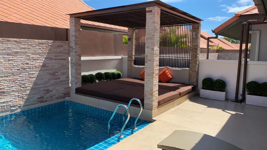 Bazén v ubytování Luxury Pool villa C16 / 4BR 8-10 Persons nebo v jeho okolí