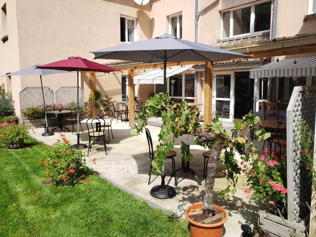 Zahrada ubytování Hôtel Acacia Nancy sud Lunéville
