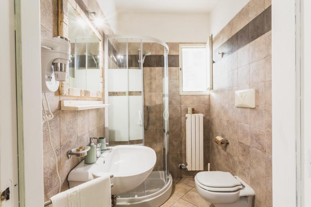 Koupelna v ubytování Bio Agriturismo Salos