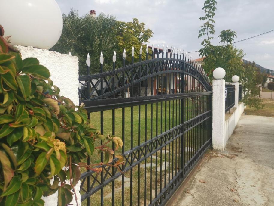 Fotografie z fotogalerie ubytování villa VIKTORIA v destinaci Karianí