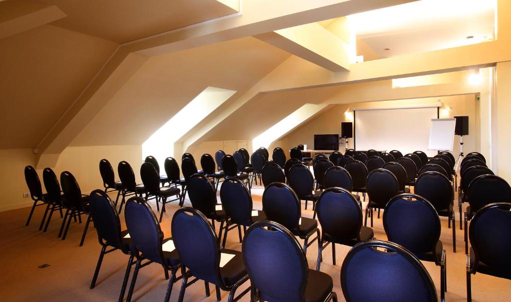 Konferenční prostory v ubytování Hôtel Cosmos & Spa
