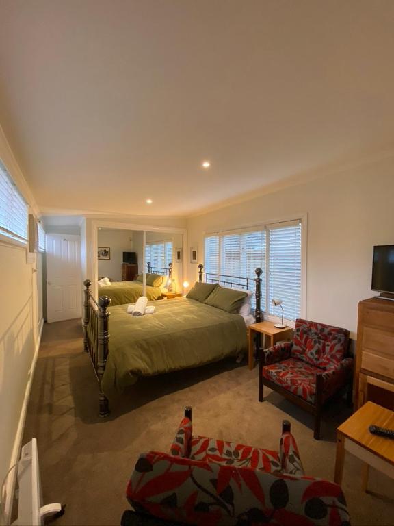 Shack out the Back - One-Bedroom House