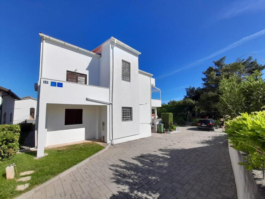 Budova, v ktorej sa apartmán nachádza