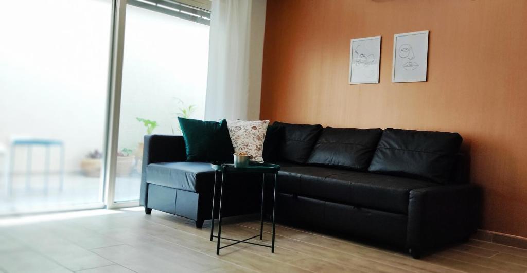 A mile from the Dead Sea - Housity