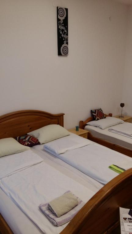 Apartment and rooms
