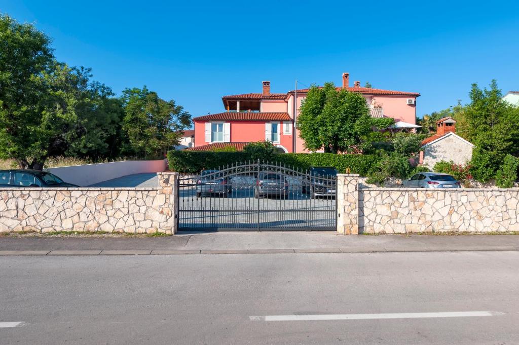Budova, kde se apartmán nachází