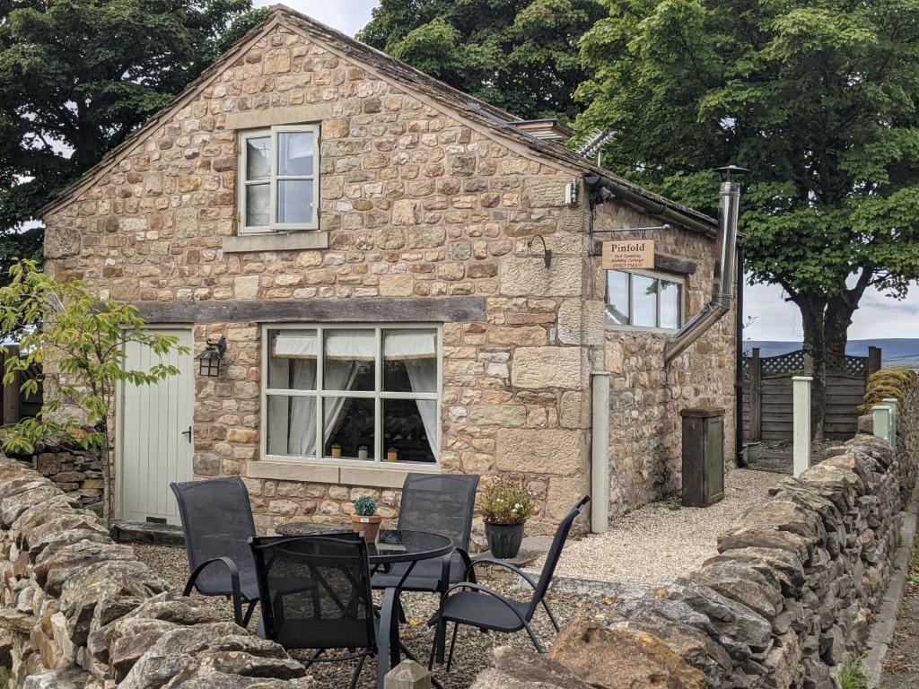 PINFOLD HOLIDAY COTTAGE