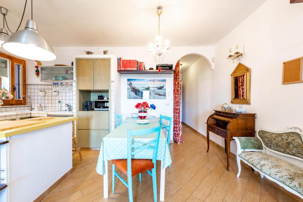 A kitchen or kitchenette at Extravacanza Safari