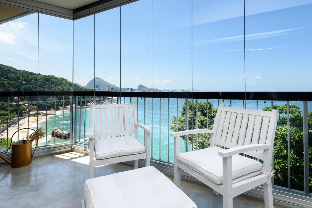 Ocean Blue Moderno Av Niemayer Vista Espetacular colado no Leblon em frente a Escola Stella Maris Garagem Internet Super Veloz 2 Smart TVs Piscina Sauna - Apartment