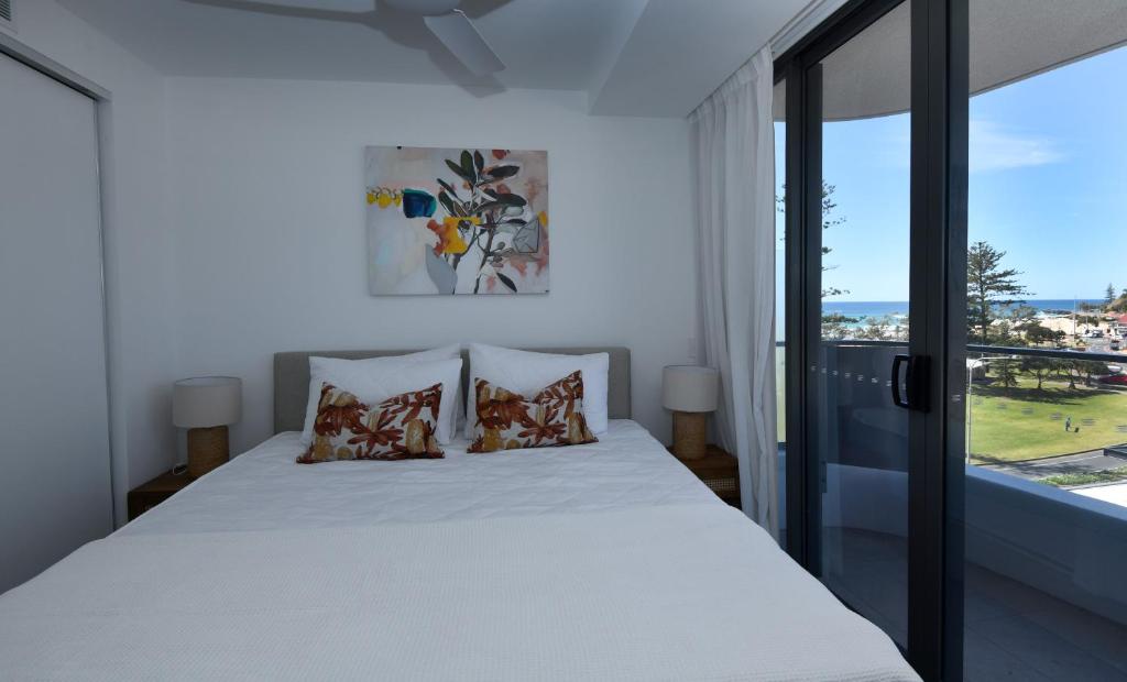 X Kirra Apartments - Resim 34