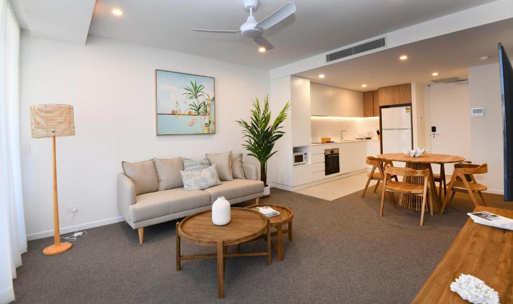 X Kirra Apartments - Resim 10