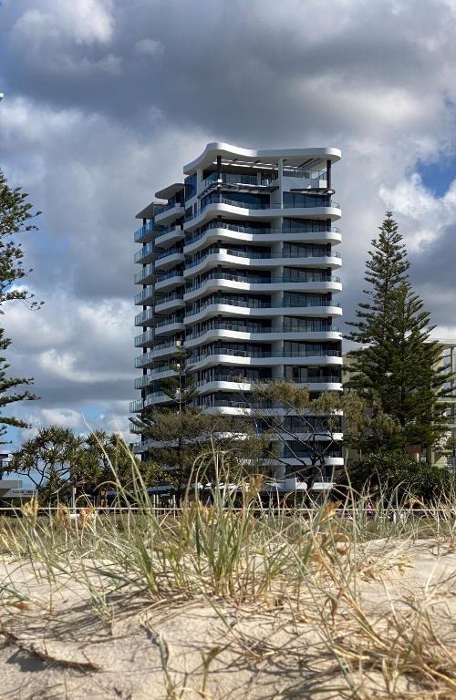 X Kirra Apartments - Resim 16