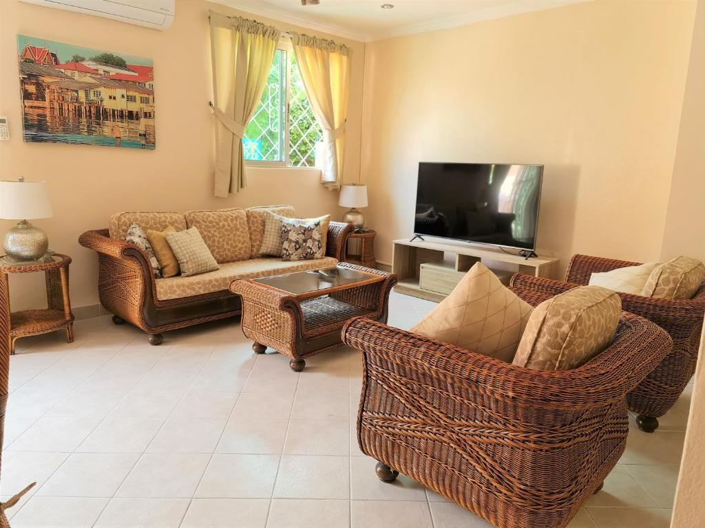 BUTTERFLY GARDEN BOUTIQUE RESIDENCES Apts and villas, A Lifestyle Destination Ex Lg 1-3 bedroom units , Full kitchen, 2 Full bathrooms, Rain shower, Spa bath, FREE BBQ, Free fast fiber optic WIFI, Staff 24-7 - Resim 16