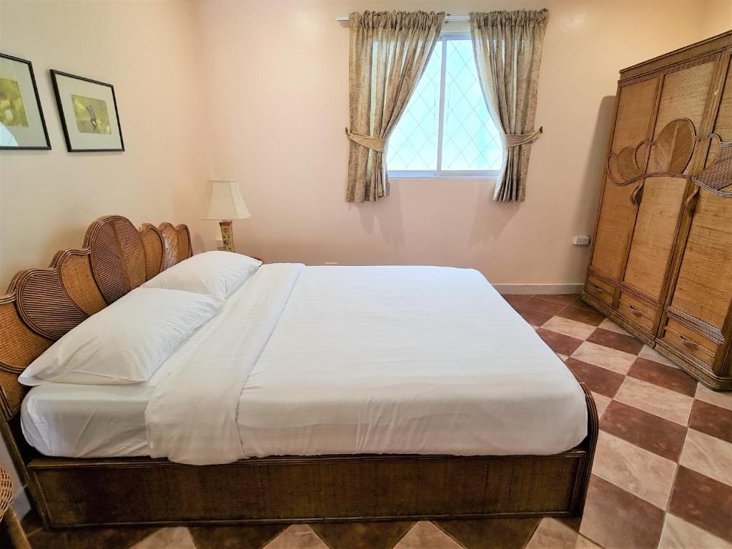 BUTTERFLY GARDEN BOUTIQUE RESIDENCES Apts and villas, A Lifestyle Destination Ex Lg 1-3 bedroom units , Full kitchen, 2 Full bathrooms, Rain shower, Spa bath, FREE BBQ, Free fast fiber optic WIFI, Staff 24-7 - Resim 15