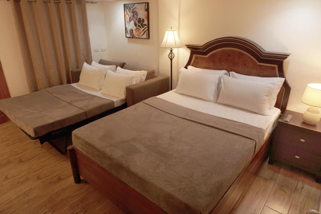1775 Adriatico Suites - 家庭套房