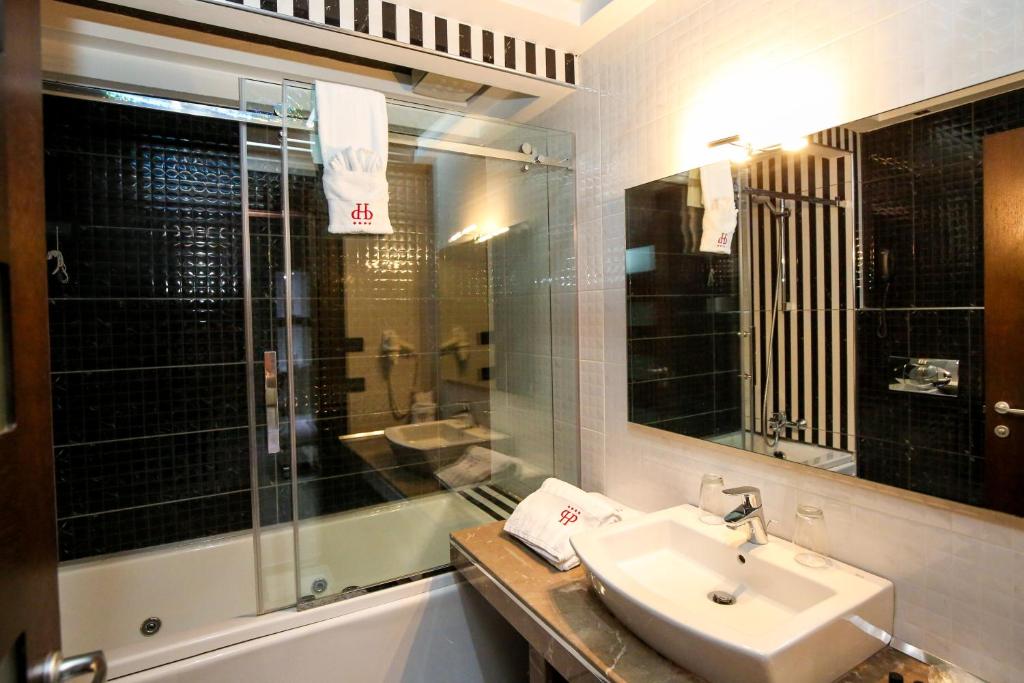 Koupelna v ubytování Hotel Partner & SPA