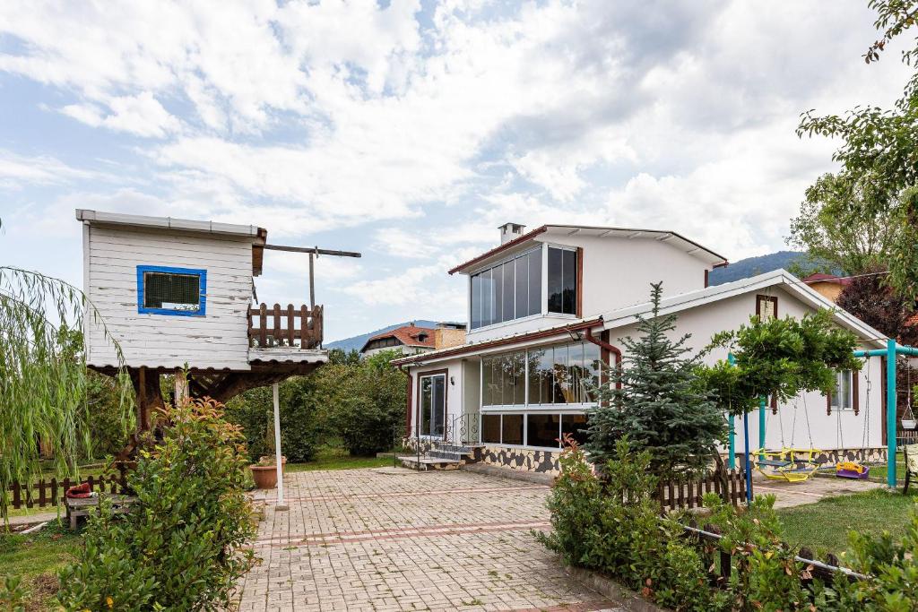Fascinating House with Treehouse in the Garden near Kartepe Ski Center