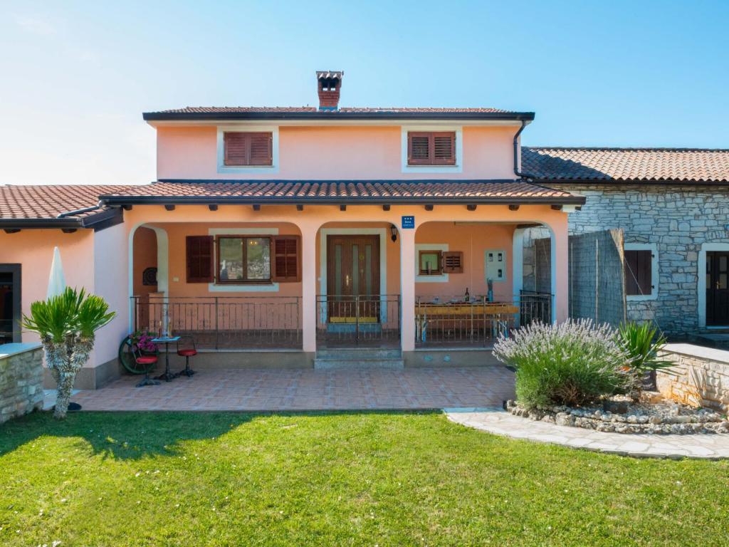 Vonkajšia záhrada v ubytovaní Holiday Home Medica by Interhome