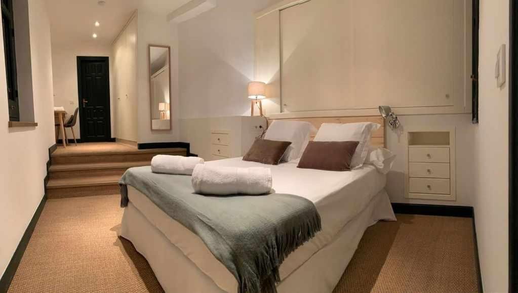 Penthouse with Large Private Terrace with Views Cathedral ...