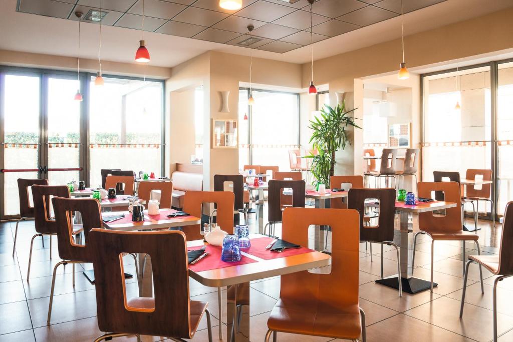 Restaurace v ubytování Ibis Como