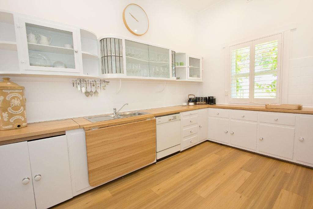 Kuchyň nebo kuchyňský kout v ubytování Wilsford House
