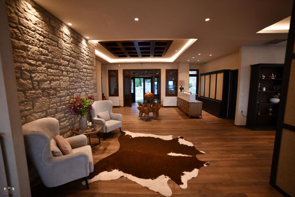 Posezení v ubytování Nevros Hotel Resort and Spa