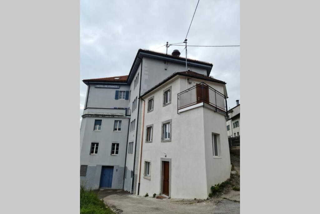 Budova, kde se vila nachází