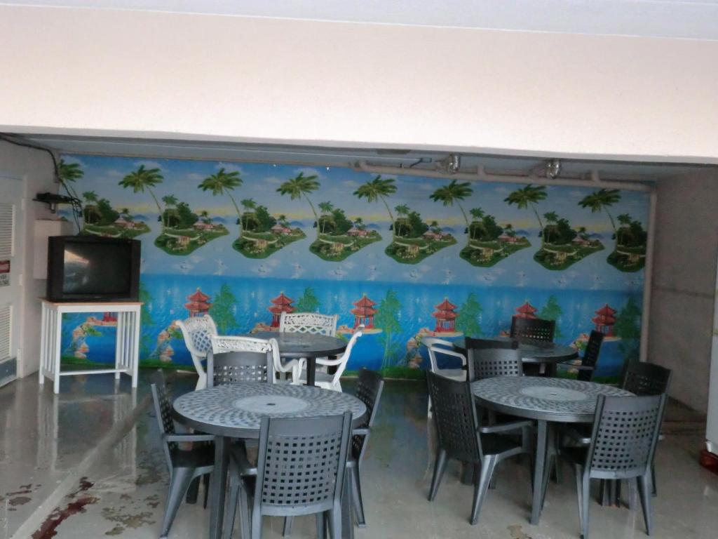 Posezení v ubytování Bay Breeze Motel