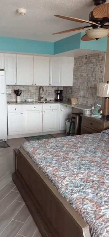 Daytona Beach Hawaiian Inn - Queen Studio - Accesso Ai Disabili